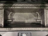 ラゲージデッキボードの下には大容量の収納ができる深底ラゲージアンダーボックス