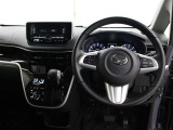 運転席廻りです。