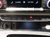 故障などの予期せぬトラブルに、365日24時間体制で対応。全国ネットワークを最大限に活用し、応急処置のアドバイス、出張応急修理や牽引搬送等を迅速に行います。