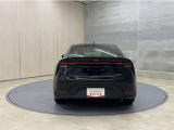 リヤ、後ろから見るとまた車の印象が変わってきますね☆☆