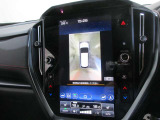 各カメラの映像を合成して車両の上部からの映像で、周囲の状況を確認することが出来ます。