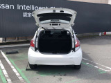 デッドスペースができにくいよう大きく開くリヤゲート