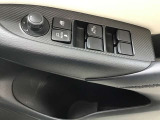パワーウィンドウのスイッチ等は運転席右側へ集中してます