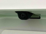 ナビゲーション等を装着した場合にバックするとき後方の安全確認ができるバックカメラが付いてます