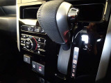 【CVT】無段変速機という意味です。 オートマミッションの中でも、ギヤによる変速をしないので、その分燃費が上がり経済的☆