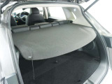 ◆トノカバー装備◆荷室を覆い保護してくれるカバーを装備!。プライバシー保護にも役立ちます。