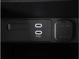 【USB接続】USB接続も可能です。スマートフォンと連動して音楽も再生可能です。