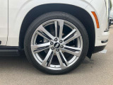 【GLIONグループ GSQUARE】の車輌をご覧頂き、誠にありがとうございます。お客様にピッタリなお車を弊社スタッフがご案内させて頂きます。