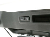 パワーバック度付きのお車になります!!ボタン一つで開閉ができますのでとても便利な機能ですよ!!