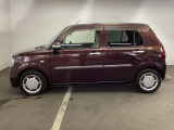 エンジン・ミッション等の主要機関から車内の快適装備、オイル等の消耗品に至るまで、国家整備士が点検整備を行います。
