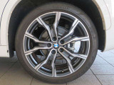 ◆ローンリース等ファイナンス商品、BMW専用自動車保険、BMWカード、コーティング、板金塗装、ドライブレコーダーなど社外品の取扱もございます。お車に関することは全てバルコムにお任せ下さい◆