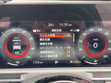 エマージェンシーブレーキは前方の車両や歩行者との衝突回避をサポートします。車両や歩行者と衝突の恐れがある時に警報とブレーキにより、運転者の衝突回避操作を支援します。