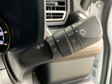 車外の明るさによって自動で点灯・消灯するオートライト