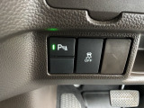 横滑りを抑制し車の姿勢の安定を図るVSA機能、車庫入れや縦列駐車など狭い場所でも安心な障害物センサー搭載。