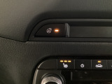 運転席、助手席には3段階で温度調節が可能なシートヒーターを装備しております。ステアリングヒーターはハンドルをじんわりと温めます♪寒い朝でも快適に運転できますよ♪