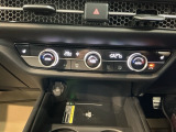 ダブルエアコンは、運転席と助手席でそれぞれ異なる温度を設定できます。