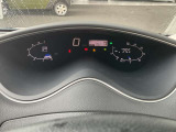 視認性の高いメーターで運転情報を的確に把握できます!