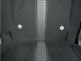 ◆ISOFIX◆シートベルトいらずでチャイルドシートと固定金具を連結するだけでガッチリ固定できます。