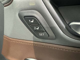シートメモリー機能装備付きです。シートの位置をそれぞれ記憶しておく事ができるので、ご家族や、複数の方で車を乗られるオーナー様には、便利な機能です。