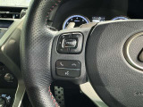 ステアリングスイッチ装備!運転しながら手元でオーディオの操作などができます。
