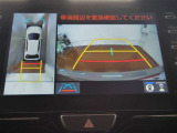 パノラミックビューモニター付きです。運転席からの目視だけでは見にくい、車両周辺の状況をリアルタイムでしっかり確認出来ます
