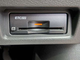高速道路の利用に便利なETC2.0車載器を搭載!最新の交通情報受信や高速料金のキャッシュレス決済に対応しています。