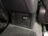 センターコンソール後部にもアクセサリーコンセント(AC100V・1500W)が設置されています。