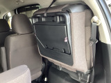アイデア次第でいろいろな使い方ができる広くて使い勝手のいい荷室。