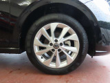195/55R16インチ・アルミホイールになります。