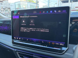APP-CONNECTがスマートフォン連携に対応し、お気に入りのナビアプリや音楽を大画面で楽しめます。常に最新の地図でオンライン案内が可能です。