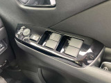 全席パワーウィンドウとなっています。運転席はオートになっているのでワンタッチ開閉することが出来ます。