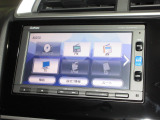 ナビゲーションは純正メモリーナビ(VXM-164VFi)を装着しております。AM、FM、CD、DVD再生、Bluetooth、フルセグTVがご使用いただけます。初めて訪れた場所でも安心ですね!