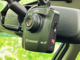 駐車時などに後方の状況を確認できるバックモニターが搭載されており、安全でスムーズな後退をサポートします。