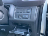 運転席からもスライドドアを開けられますよ!