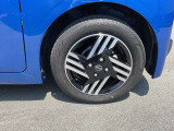 155/65R14インチタイヤ&アルミホイルが装着されています。