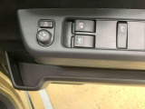 全ての車両に除菌・消臭システム「ワンダークリーン」を施工済みです。シートの表面はもちろん、後ろの席や足元も徹底的に除菌しております。