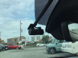 人気の前後ドラレコつきです☆万が一の事故やあおり運転など安心材料の一つになります。