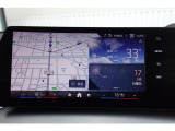 クルマの頭脳ともいえる、管理システム、iDrive。ナビだけではなく、オーディオ操作や車両情報の表示などをコントロールできます。便利さと安全性の向上にも繋がっています。