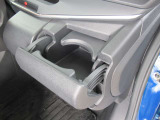 運転席用のドリンクホルダーです!