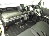 高品質カークリーニング 外装・内装、岐阜トヨペットの専門スタッフがシートもカーペットも綺麗に洗浄済み!プロの仕上げを是非ご確認ください。