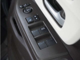 ◆パワーウィンドウスイッチ◆運転席から全席の窓の開閉操作を行うことが出来いつでも換気ができます!