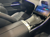 メルセデス・ベンツのボディ構造には衝撃吸収スペースをわざと確保することで万が一ぶつかった際の衝撃を瞬時に逃がします。さらにその中には頑丈なフレームがあり車内に危険物が侵入しない構造になっております。