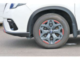 純正17インチアルミホイール、タイヤサイズ 225/60R17