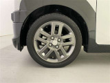 機敏さを引き立てる純正アルミ 165/55 R15 装着!