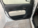 延長保証につきましてはお求めいただく車両によって保証料が異なりますので、当店スタッフまでお気軽にお問い合わせくださいませ。