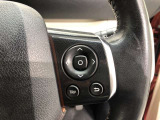 【ステアリングスイッチ】右です。ハンドルから手を離さず、運転に集中したまま手元でマルチインフォメーションディスプレイ内の表示切替などができます。