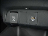◆12V電源ソケット◆スマートフォンの充電等にも便利な電源ソケット!使いやすい場所に装備されています。