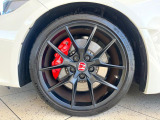 【ブレンボ製キャリパー】ハイパワー車両には強力なブレーキが必須!世界のスーパーカーにも採用されるイタリアの高級メーカー「ブレンボ」を装着!色鮮やかなキャリパーがスポーティな印象を引き立てます♪