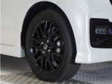 認定中古車では、厳しいHonda認定基準をクリアした厳選されたHonda認定中古車のみ、取り扱っております。「ご購入前の安心」「納車後の信頼」を車両と一緒に提供しております。