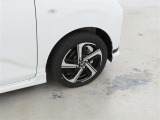 装着タイヤサイズは、165/65R15です。